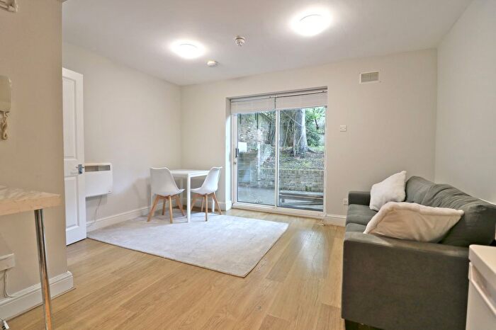 1 Bedroom Flat To Rent In Ravenscourt Road, Ravenscourt Park, London, W6