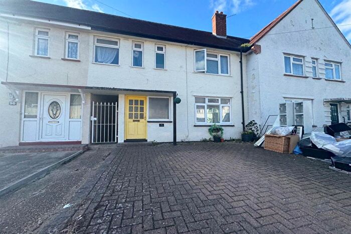 3 Bedroom Terraced House For Sale In Crispin Crescent, CR0
