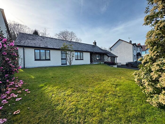 3 Bedroom Bungalow For Sale In Lampeter Road, Aberaeron, SA46