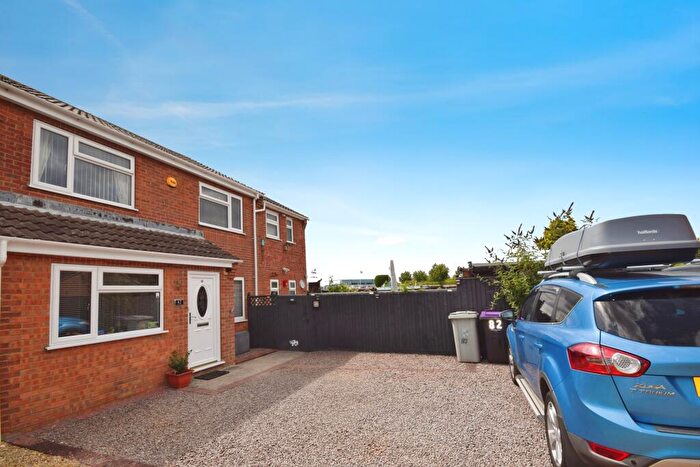 5 Bedroom Semi-Detached House For Sale In Richmond Drive, Skegness, PE25
