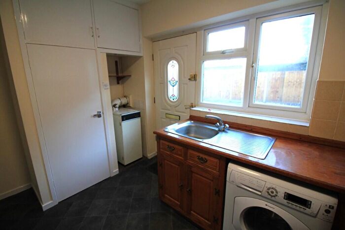 2 Bedroom Detached Bungalow To Rent In Holt Road, NR10