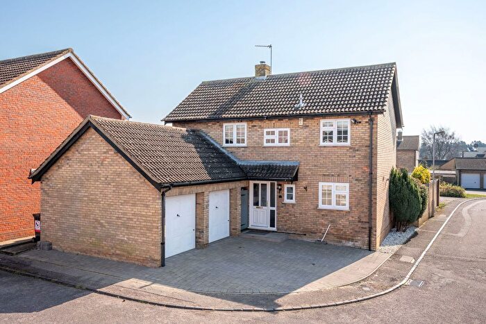 4 Bedroom Detached House For Sale In Peartree Close, Shefford, SG17