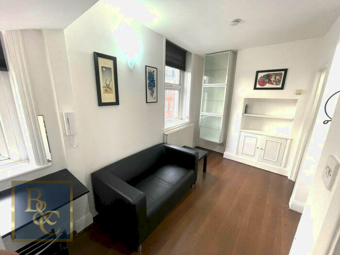 Studio To Rent In Kentish Town Road, London, NW5