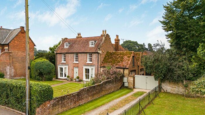 5 Bedroom Detached House For Sale In Upper High Street, Thame, Oxfordshire, OX9