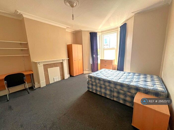 6 Bedroom Terraced House To Rent In Manor Road, Bristol, BS7