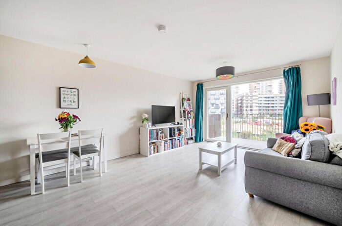 2 Bedroom Apartment For Sale In Hargrave Drive, Harrow, HA1