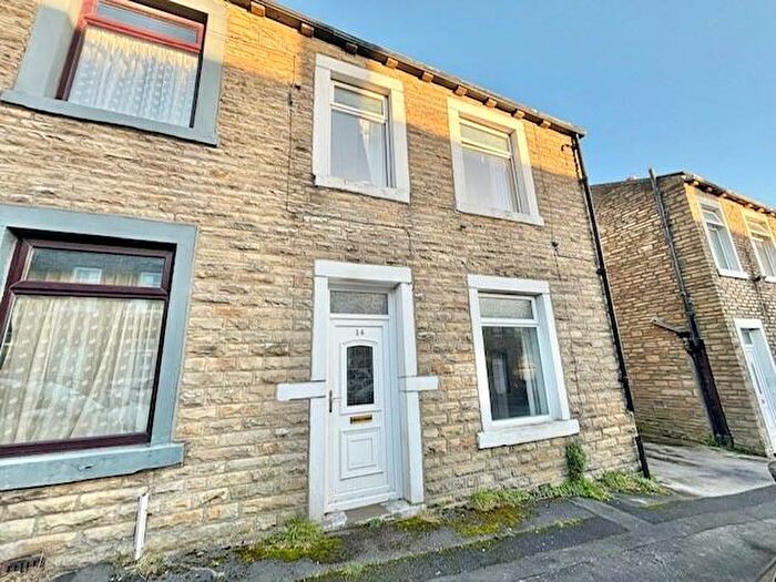 3 Bedroom House To Rent In Norman Street, Halifax, HX1