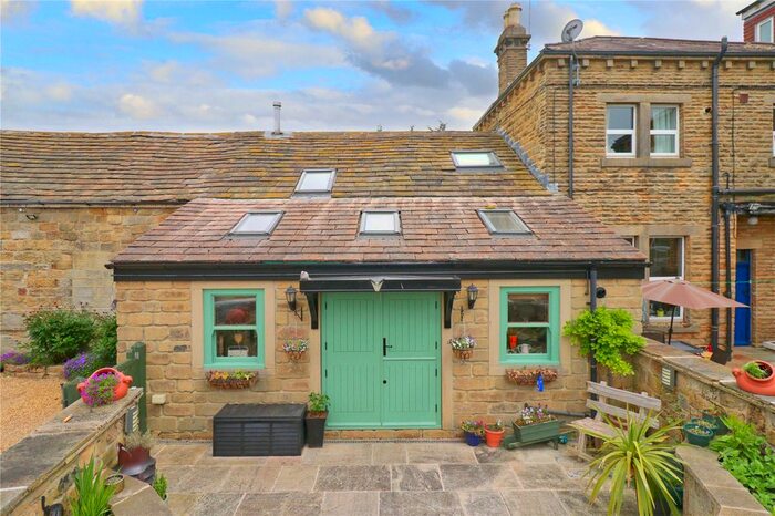 2 Bedroom Detached House For Sale In Dean Lane, Horsforth, Leeds, West Yorkshire, LS18