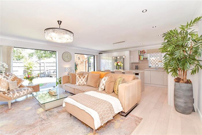2 Bedroom Detached Bungalow For Sale In Lodge Close, Bognor Regis, West Sussex, PO22