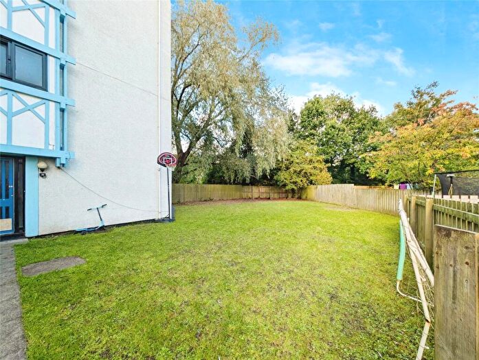 1 Bedroom Flat For Sale In Cartington Court, Newcastle Upon Tyne, NE3
