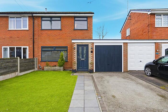 3 Bedroom Semi-Detached House For Sale In Langdale Close, Macclesfield, SK11