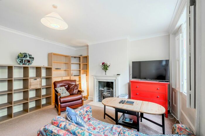 1 Bedroom Flat To Rent In Northchurch Road, London, N1