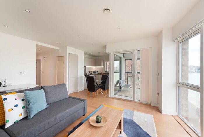 1 Bedroom Flat For Sale In Ovex Close, London, E14