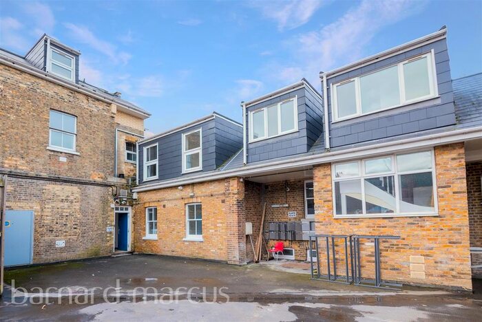 1 Bedroom Flat To Rent In Goldhawk Road, London, W12