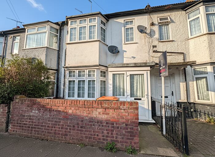 3 Bedroom Terraced House For Sale In Varley Road, Canning Town, London, E16