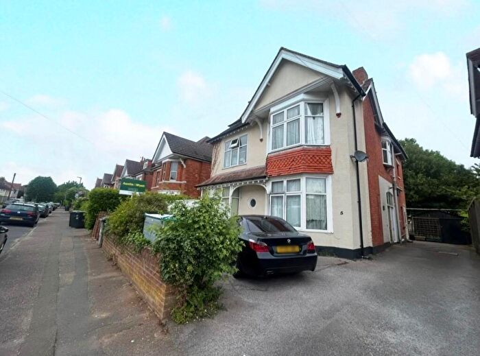 Studio To Rent In Bryanstone Road - Bournemouth, BH3