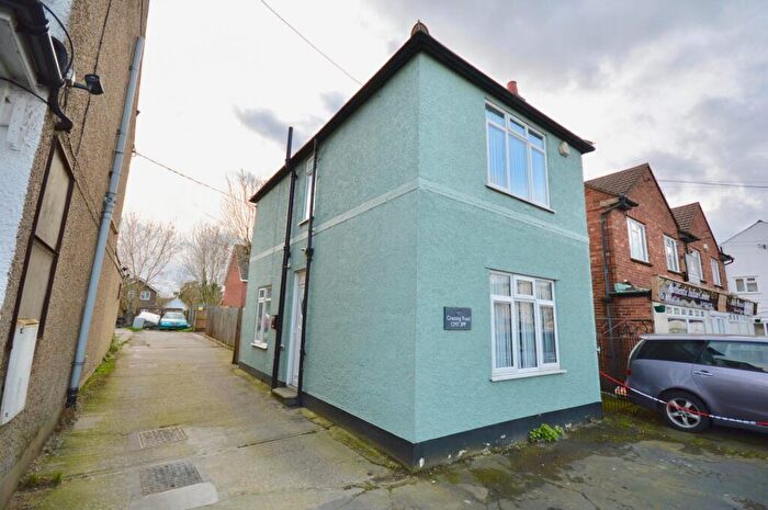 2 Bedroom Detached House For Sale In Cressing Road, Braintree, Essex, CM7
