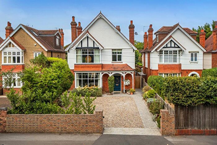 4 Bedroom Detached House For Sale In Bath Road, Maidenhead, SL6