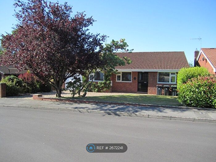 4 Bedroom Bungalow To Rent In Lancaster Drive, Dorset, BH31