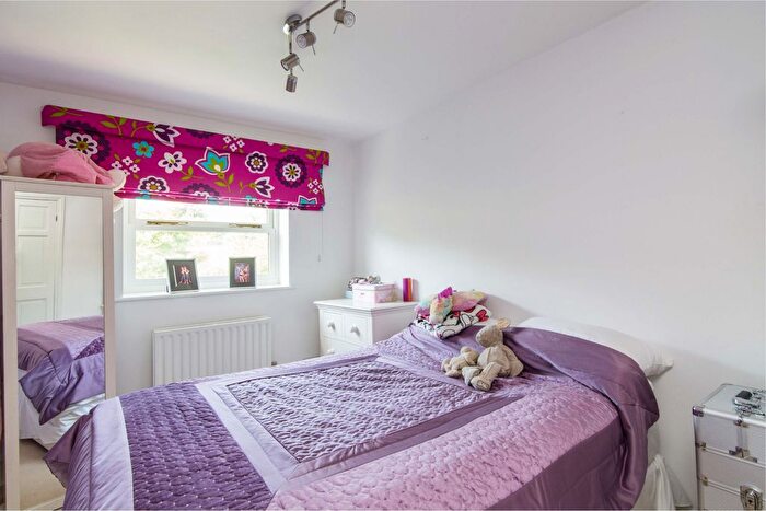 4 Bedroom Barn Conversion For Sale In Wayte Court, Ruddington, Nottingham, NG11