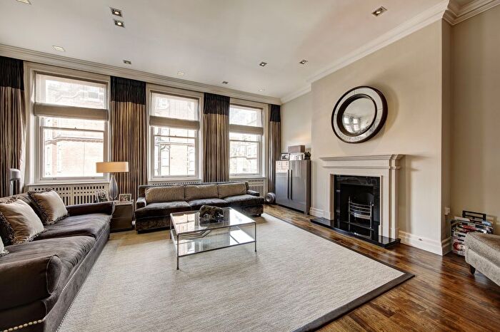 4 Bedroom Maisonette To Rent In Egerton Gardens, SW3