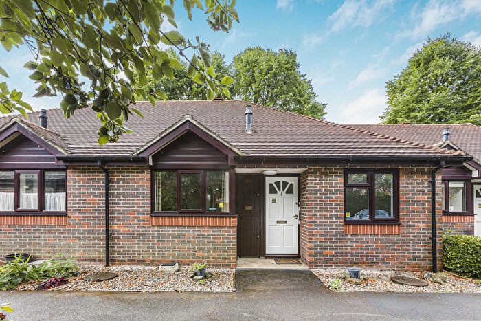 2 Bedroom Bungalow For Sale In Ladygrove Paddock, Abingdon, OX14