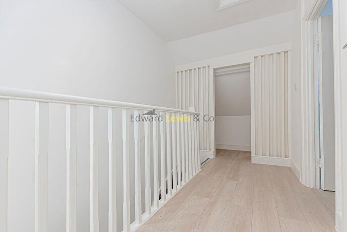 4 Bedroom Flat To Rent In Chingford Mount Road, Chingford, E4