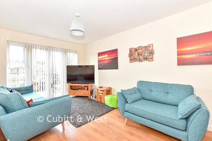 3 Bedroom Semi Detached House For Sale In Skylark Avenue, Emsworth, Hampshire, PO10