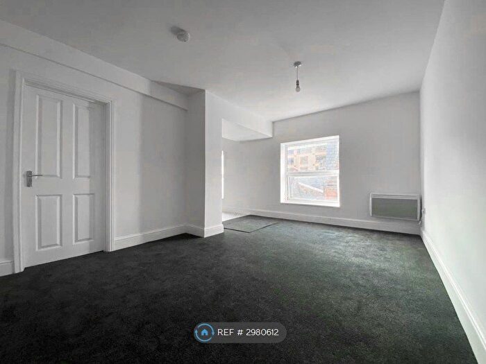 1 Bedroom Flat To Rent In Baillie Street, Rochdale, OL16