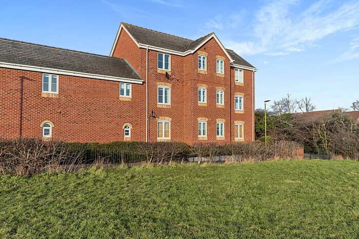 2 Bedroom Flat To Rent In Epsom Close, Stevenage, SG1