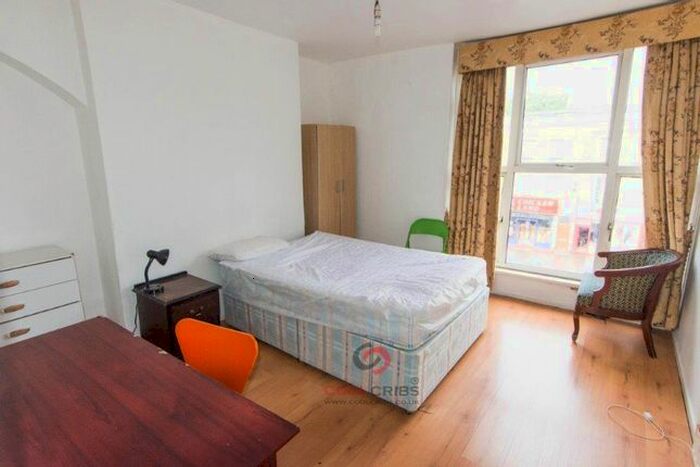 3 Bedroom Flat To Rent In Caledonian Road, Islington, London, N1