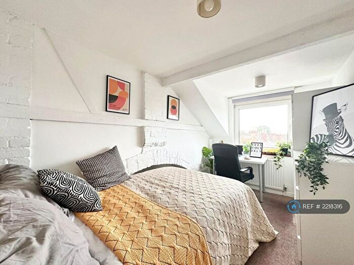 6 Bedroom Terraced House To Rent In Victoria Street, Exeter, EX4