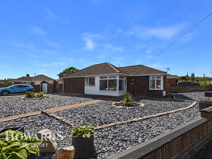 3 Bedroom Detached Bungalow For Sale In Orford Drive, Lowestoft, NR32