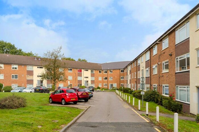 3 Bedroom Flat To Rent In Radcliffe Road, East Croydon, Croydon, CR0