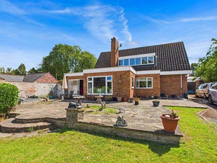 4 Bedroom Detached House For Sale In South Street, Alford, LN13