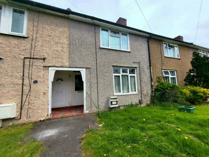 2 Bedroom House To Rent In Bentry Road, Dagenham, RM8