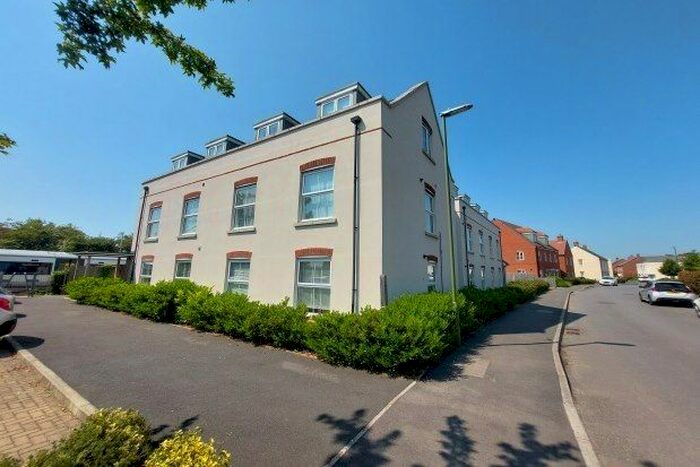 2 Bedroom Flat To Rent In Kiln Drive, Chichester, PO18