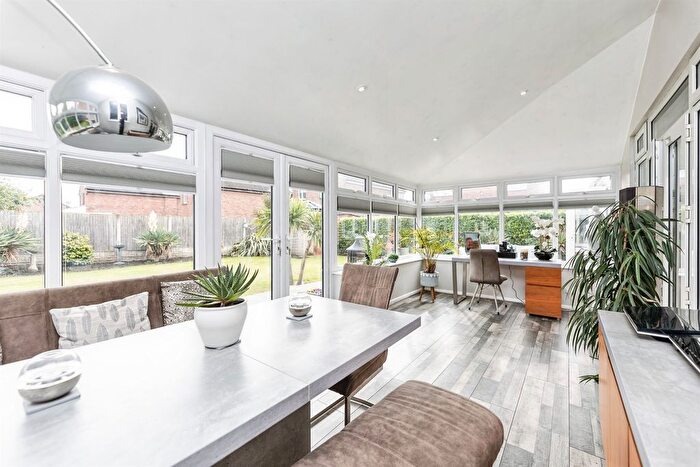 4 Bedroom Detached House For Sale In Stranglands Lane, Knottingley, WF11