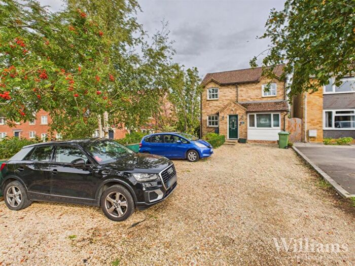 4 Bedroom Detached House For Sale In Buckingham Road, Steeple Claydon, Buckingham, MK18