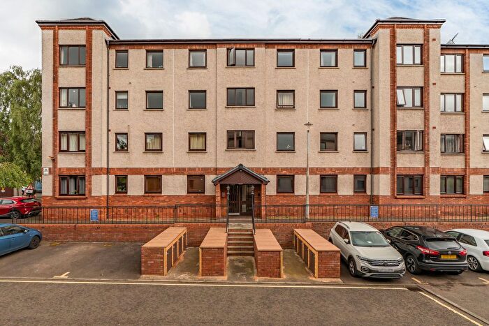 2 Bedroom Flat For Sale In / Hawthornden Place, Edinburgh, EH7