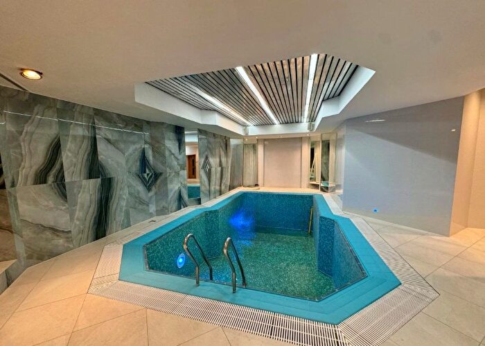 5 Bedroom Flat To Rent In Avenue Road, St Johns Wood, NW8