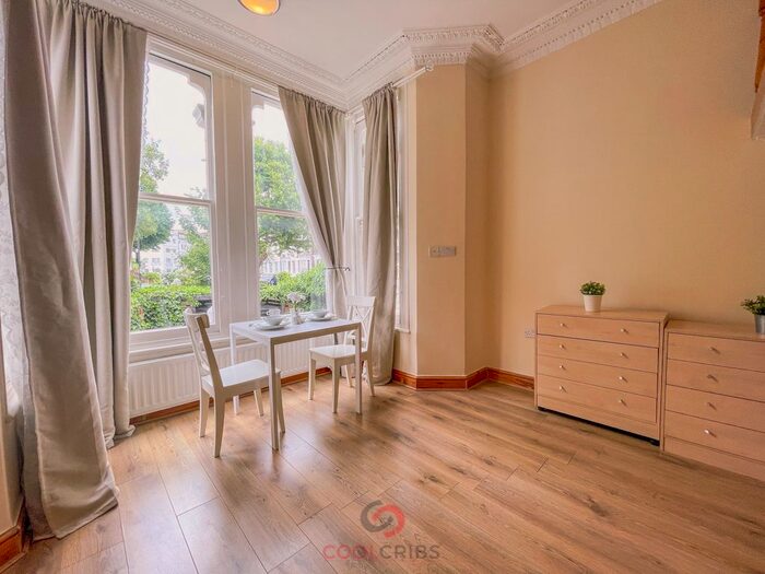 Studio To Rent In Netherwood Road, Shepherds Bush, London, W14