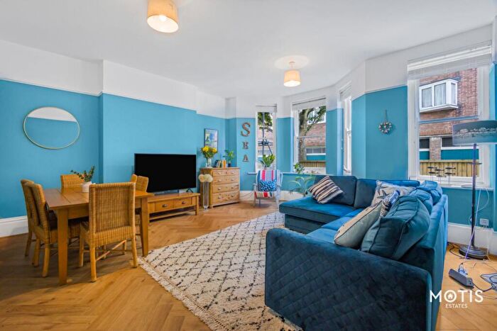 2 Bedroom Flat To Rent In The Parade, Folkestone, CT20