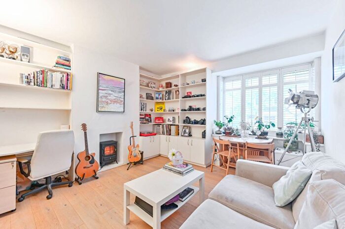 1 Bedroom Flat For Sale In Meath Street, Battersea, London, SW11