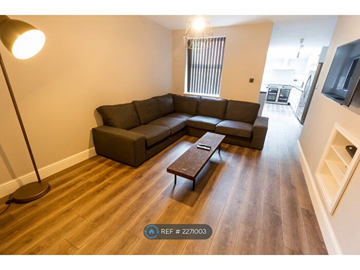 6 Bedroom Semi-Detached House To Rent In Hannan Road, Liverpool, L6