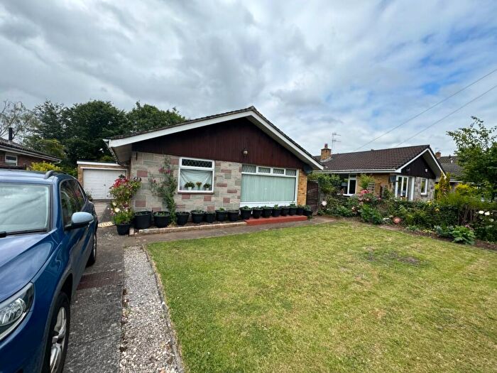 3 Bedroom Bungalow For Sale In Stoneyfields, Easton-In-Gordano, Bristol, BS20