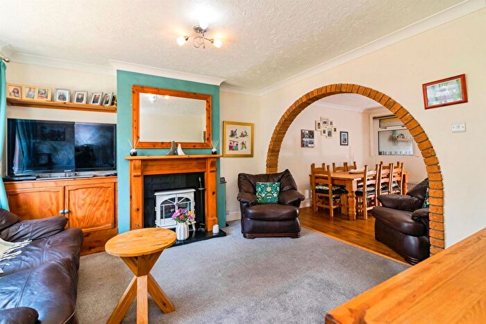 3 Bedroom Terraced House For Sale In London Road, Kessingland, Lowestoft, NR33