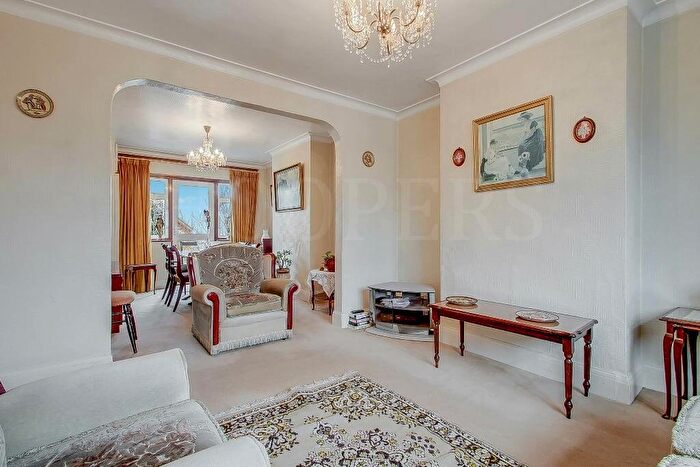 3 Bedroom Terraced House For Sale In North Circular Road, London, NW2