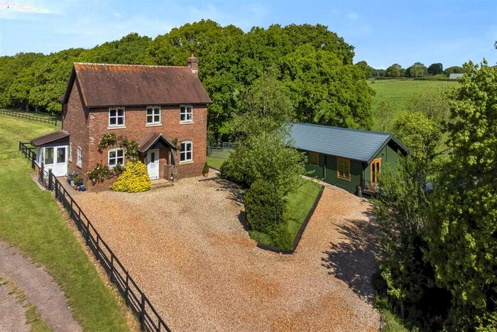 3 Bedroom Farm House For Sale In Barrows Lane, Sway, Lymington, SO41