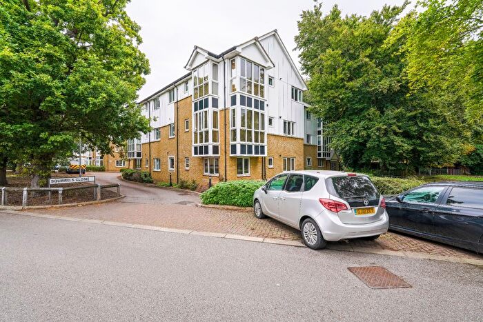 2 Bedroom Flat For Sale In Squirrels Close, Swanley, Kent, BR8